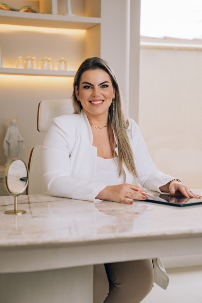 Dra. Bruna Camilli - Dentista em Bauru